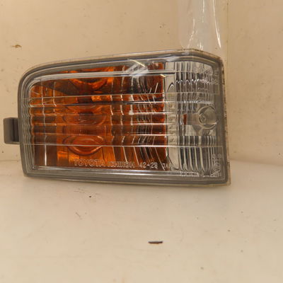 Clignotant droit Toyota RAV 4 II (_A2_) 2.0 4wd (aca21, aca20) (2000-2005)