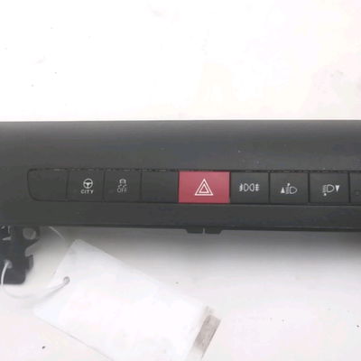Bouton de warning Iveco DAILY VI Camion plate-forme-Châssis 35s18, 35c18, 40c18, 50c18, 60c18, 65c18, 70c18 (2016)