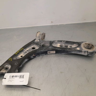 Triangle inf avg Audi A3 Sportback (8VA, 8VF) 1.6 tdi (2012)