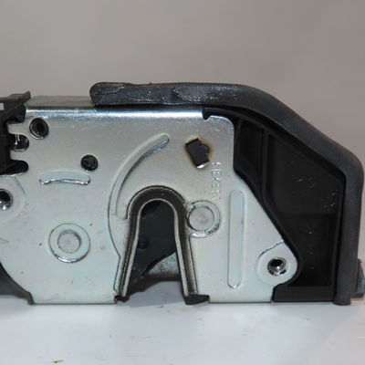 Serrure porte avg Bmw 1 (F20) 114 d (2012-2015)