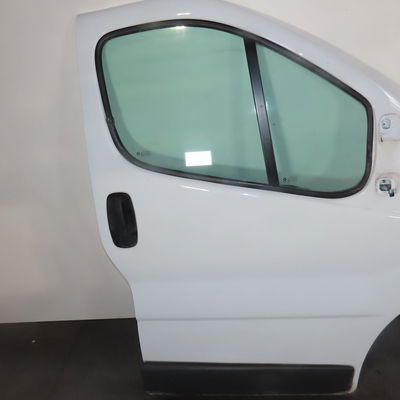 Porte avant droite Opel VIVARO A Fourgon (X83) 2.0 cdti (f7) (2006-2014)