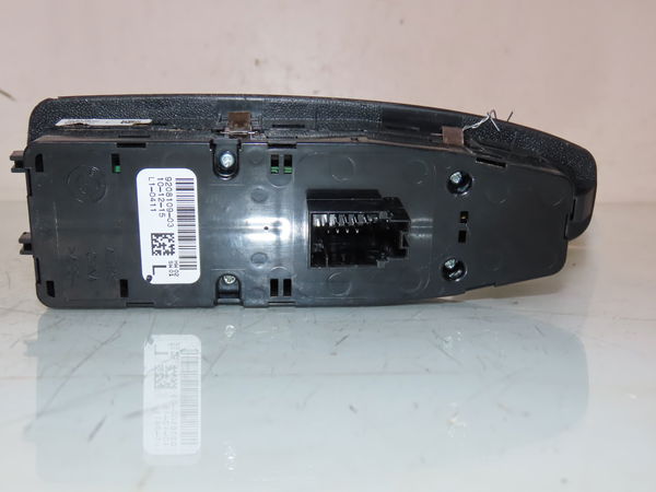 Commande lève-glace porte avant gauche Bmw 1 (F20) 120 d (2011-2015)
