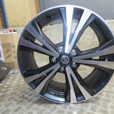 Jante aluminium 2 Nissan QASHQAI II SUV (J11, J11_) 1.2 dig-t (2013)