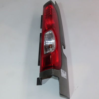 Feu arrière droit Opel VIVARO A Fourgon (X83) 2.0 cdti (f7) (2006-2014)