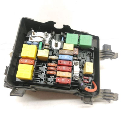 Boite a fusibles Peugeot 308 II (LB_, LP_, LW_, LH_, L3_) 1.2 thp 110 (2013-2021)