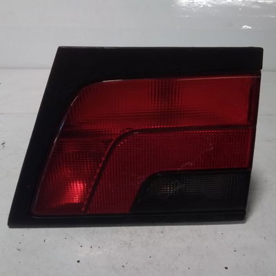 Feu arrière intérieur droit PEUGEOT 806  2.0i 121ch
