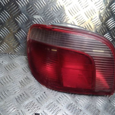 Feu arrière gauche Toyota YARIS (_P1_) 1.0 (scp10_) (1999-2005)