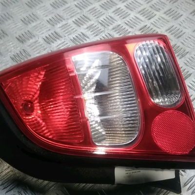 Feu arrière droit Renault TWINGO II (CN0_) 1.5 dci (cn0e) (2007-2014) 3 portes