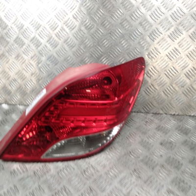 Feu arrière droit Peugeot 207-207 (WA_, WC_) 1.4 hdi (2006-2015) 5 portes