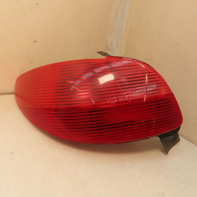 Feu arrière gauche Peugeot 206 3-5 portes (2A-C) 1.4 i (1998-2012) 3 portes