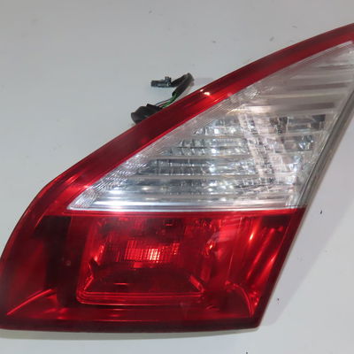 Feu arrière intérieur droit Renault MEGANE III 3-5 portes (BZ0-1_, B3_) 1.4 tce (bz0f, bz1v) (2009)