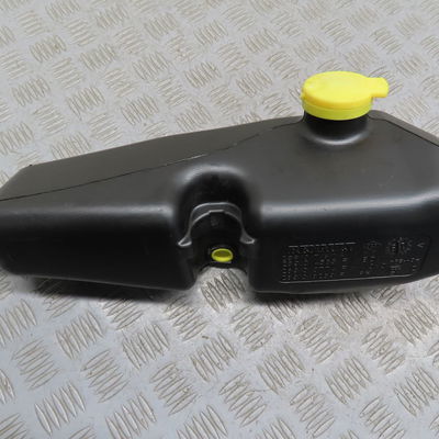Reservoir lave-glace avant Dacia DUSTER (HM_) 1.5 dci 115 4x4 (hmad) (2017)