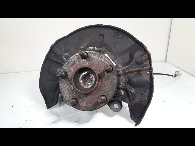 Fusee avd Toyota COROLLA Verso (ZER_, ZZE12_, R1_) 1.6 (znr10_) (2004-2009)