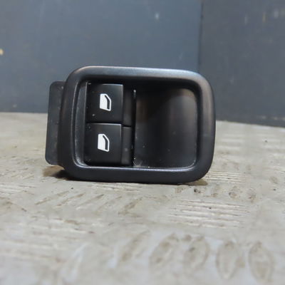 Commande lève-glace porte avant gauche Citroën C3 III (SX) 1.5 bluehdi 100 (sxyhyp, sxyhtu) (2018)
