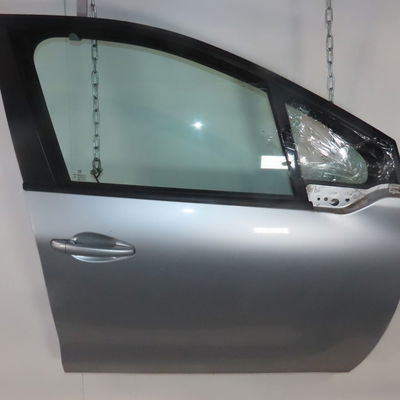 Porte avant droite Peugeot 208 I (CA_, CC_) 1.2 vti 82 (2012)