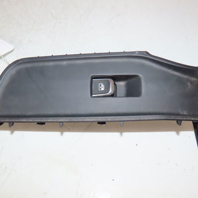 Commande lève-glace porte avant droite Audi Q2 (GAB, GAG) 35 tdi (2016)