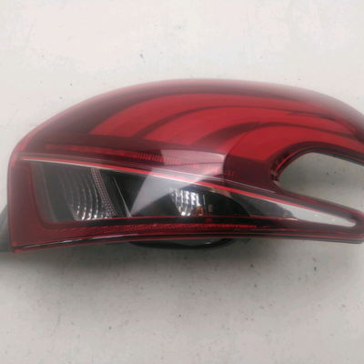 Feu arrière droit Peugeot 208 I (CA_, CC_) 1.6 hdi - bluehdi 75 (2013) 5 portes