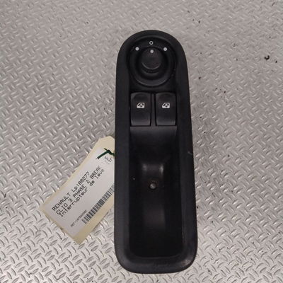 Commande lève-glace porte avant droite Renault CLIO III Grandtour (KR0-1_) 1.5 dci (kr0f) (2007-2012) 5 portes