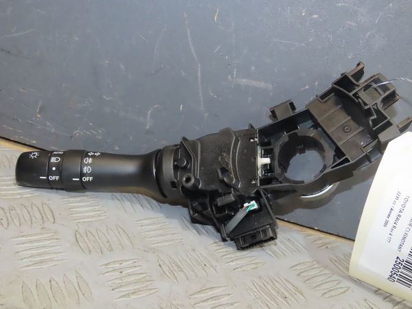 Commande clignotant Toyota RAV 4 III (_A3_) 2.2 d 4wd (ala30_) (2006-2012)