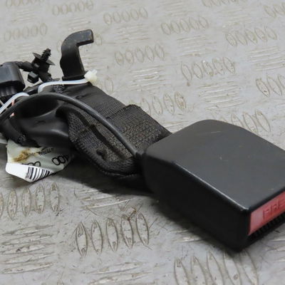 Ancrage ceinture arrière gauche Renault SCÉNIC III (JZ0-1_) 1.5 dci (2009) 5 portes