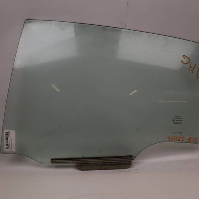 Glace porte ar g Toyota YARIS (_P13_) 1.4 d (nlp130_) (2011)