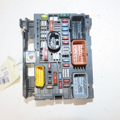 Boite a fusibles Citroën C4 PICASSO I Monospace (UD_) 1.6 hdi (2007-2013) 5 portes