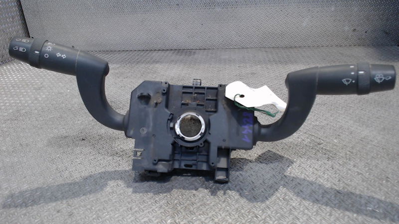 Interrupteur commande de frein a main Peugeot BOXER Camionnette 2.2 hdi 100 (2006)