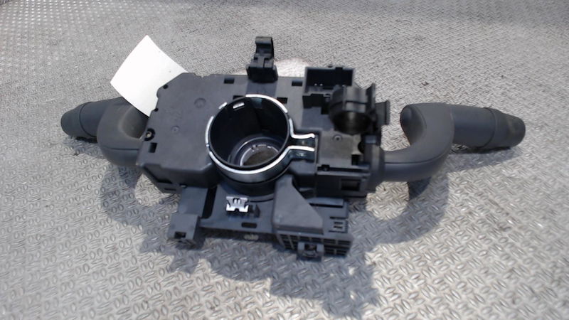 Interrupteur commande de frein a main Peugeot BOXER Camionnette 2.2 hdi 100 (2006)