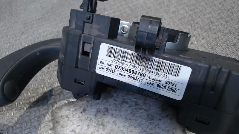 Interrupteur commande de frein a main Peugeot BOXER Camionnette 2.2 hdi 100 (2006)