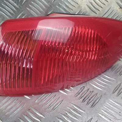 Feu arrière droit Alfa romeo 147 (937_) 1.9 jtd (937.axd1a, 937.bxd1a) (2001-2010)