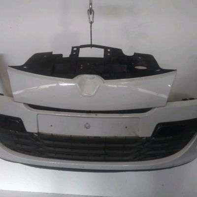 Pare-choc avant Renault MEGANE III Grandtour (KZ0-1) 1.5 dci (kz09, kz0d, kz1g, kz29, kz14, kz1w, kz10, kz1f,... (2009) 5 portes