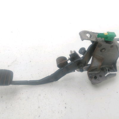 Pedale embrayage Renault CLIO III (BR0-1, CR0-1) 1.5 dci (c-br0g, c-br1g) (2005-2012) 5 portes