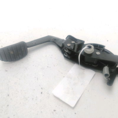 Pedale embrayage Renault TWINGO II (CN0_) 1.2 16v (cn04, cn0a, cn0b) (2007-2014) 3 portes