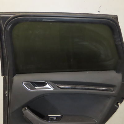 Porte arrière droite Audi A3 Sportback (8VA, 8VF) 1.6 tdi (2012)