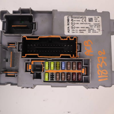Boite a fusibles Alfa romeo MITO (955_) 1.3 multijet (955axh1b, 955axt1a) (2008-2010) 3 portes