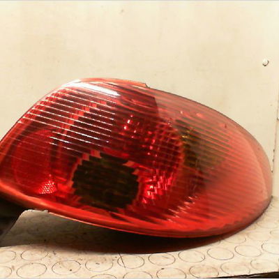 Feu arrière droit Peugeot 206 3-5 portes (2A-C) 1.4 i (1998-2012) 3 portes