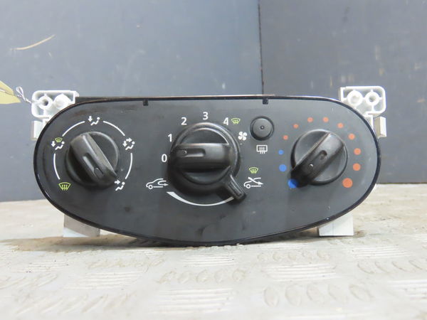 Commande de chauffage Dacia LOGAN MCV (KS_) 1.6 16v hi-flex (2009)