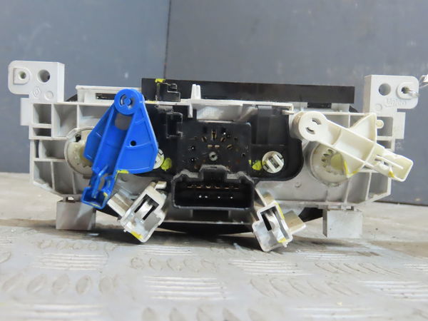 Commande de chauffage Dacia LOGAN MCV (KS_) 1.6 16v hi-flex (2009)