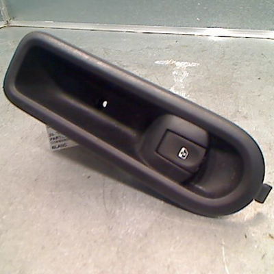 Commande lève-glace porte avant droite RENAULT CLIO III