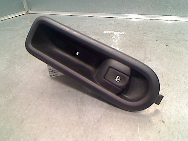 Commande lève-glace porte avant droite RENAULT CLIO III