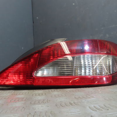 Feu arrière droit Peugeot 406 Coupé (8C) 2.2 hdi (2000-2004) 2 portes