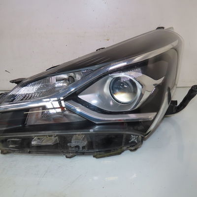 Phare gauche Toyota YARIS (_P13_) 1.5 hybrid (nhp130_) (2012)