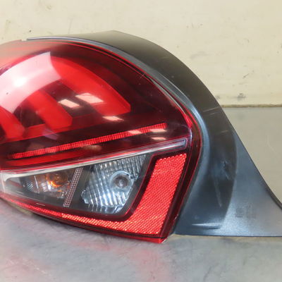 Feu arrière droit Peugeot 208 I (CA_, CC_) 1.2 puretech 82 (2018)