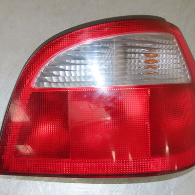 Feu arrière droit Renault MEGANE I (BA0-1_) 1.6 16v (ba04, ba0b, ba11, ba1j, ba16, ba19, ba1k, ba1v,... (1999-2002)