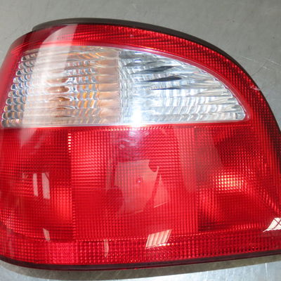 Feu arrière gauche Renault MEGANE I (BA0-1_) 1.6 16v (ba04, ba0b, ba11, ba1j, ba16, ba19, ba1k, ba1v,... (1999-2002)