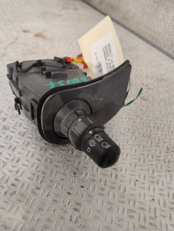 Commande clignotant Renault KANGOO Express (FW0-1_) 1.5 dci 75 (fw07, fw10, fw04) (2010) 4 portes