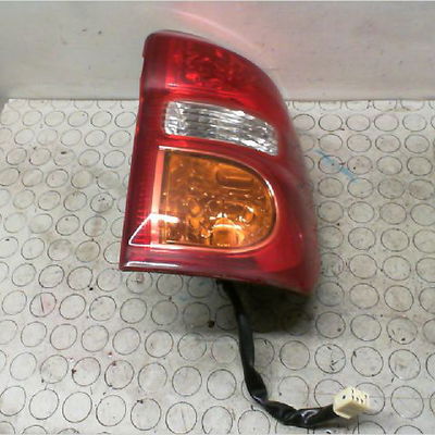 Feu arrière droit Toyota RAV 4 II (_A2_) 2.0 d 4wd (cla20_, cla21_) (2001-2005)