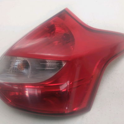 Feu arrière droit Ford FOCUS III 1.6 ti (2010-2018)