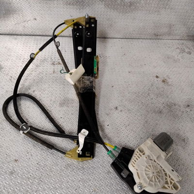 Mecanisme  moteur lève-glace avant droit Audi A1 (8X1, 8XK) 1.6 tdi (2011-2015)