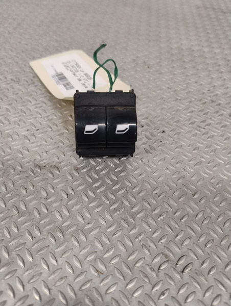 Commande lève-glace porte avant gauche Citroën C4 CACTUS 1.2 vti 75 - puretech 75 (2014)